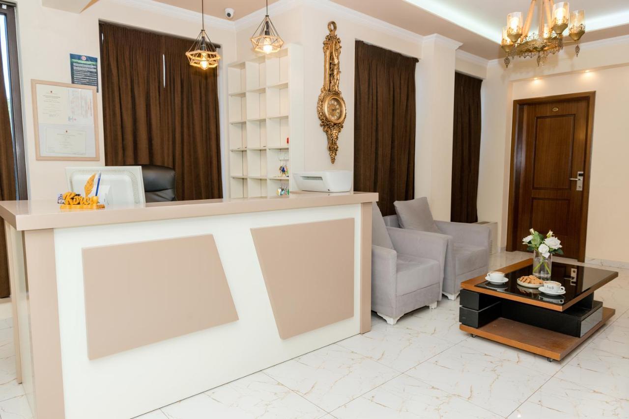 Hotel Pazari & Apartments Корча Екстер'єр фото