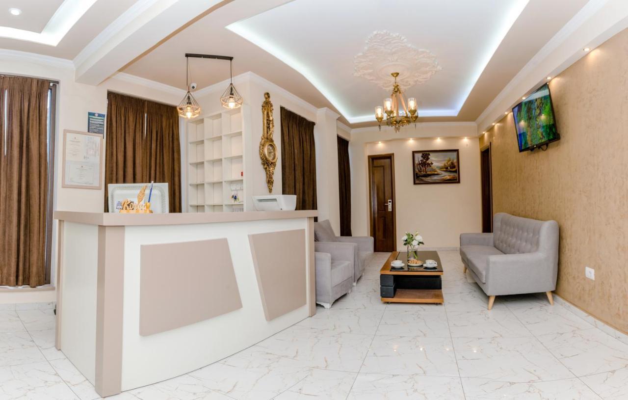 Hotel Pazari & Apartments Корча Екстер'єр фото